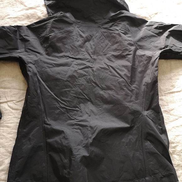 Black Patagonia Torrentshell - Picture 3 of 11